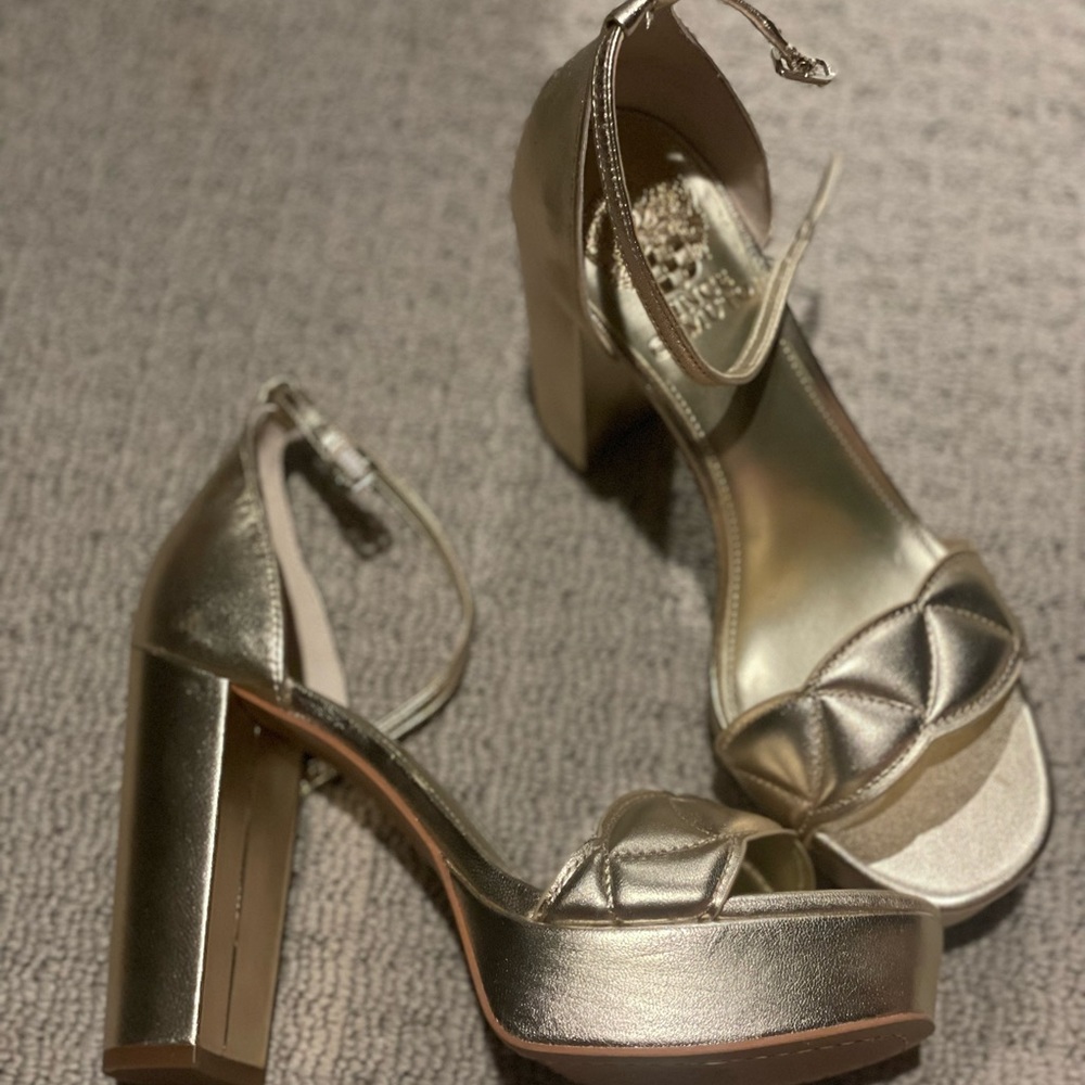 Vince camuto Platform heels